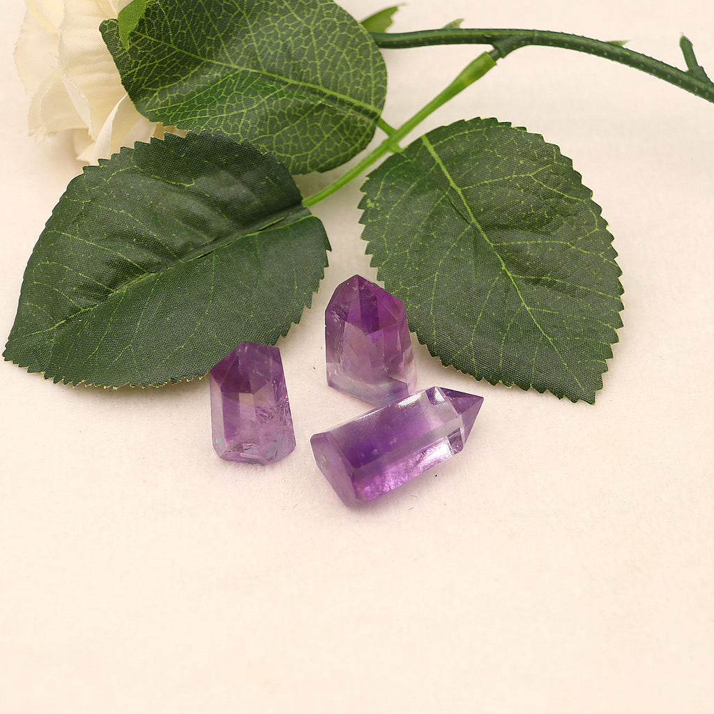 Natural amethyst pillar original crystal ornaments, energy crystal