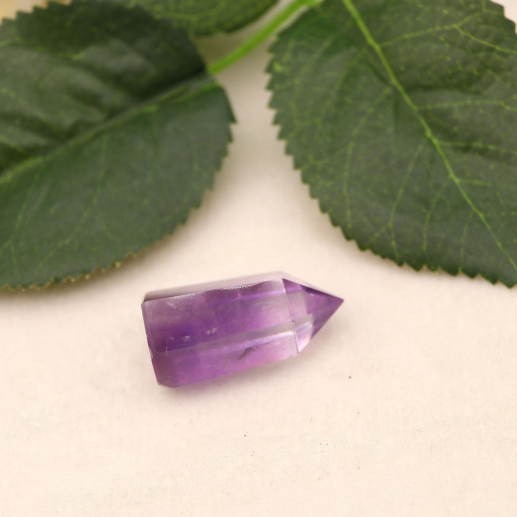 Natural amethyst pillar original crystal ornaments, energy crystal