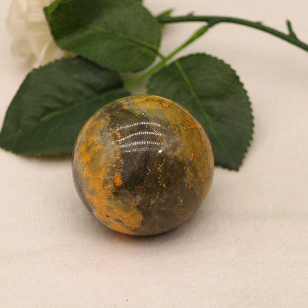 Natural bumblebee ball ornament original stone ornament