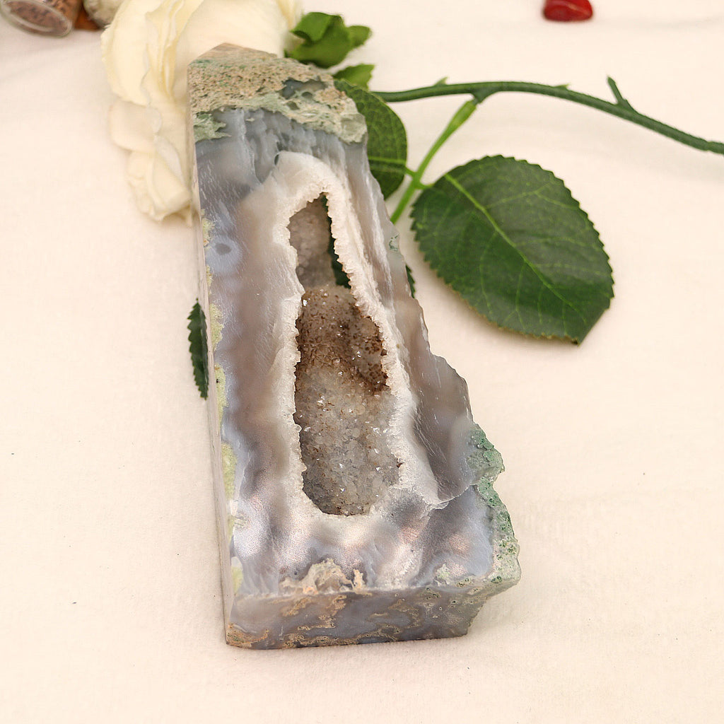 Agate crystal healing crystal quartz cave pillar