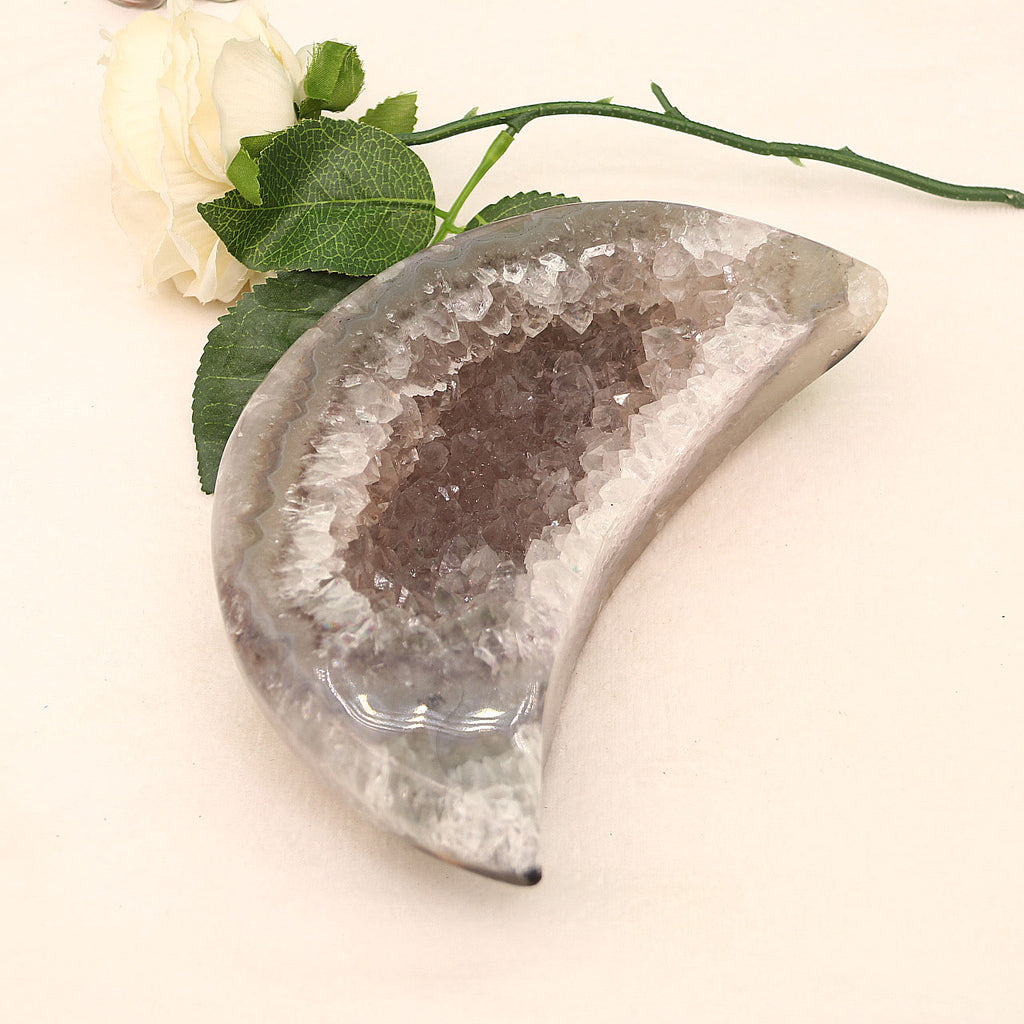 High quality natural crystal agate crystal cave carving crystal agate moon shape